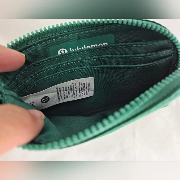 Lululemon Athletica Green Clippable Card Zipper Pouch - Picture 5 of 9